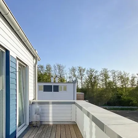 Awesome In With House Sea View